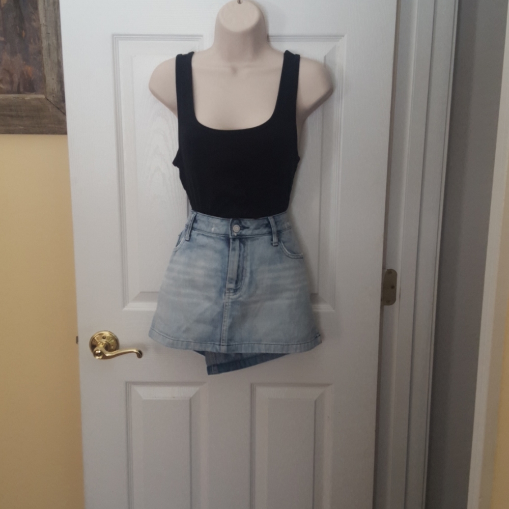 American Eagle mini skirt